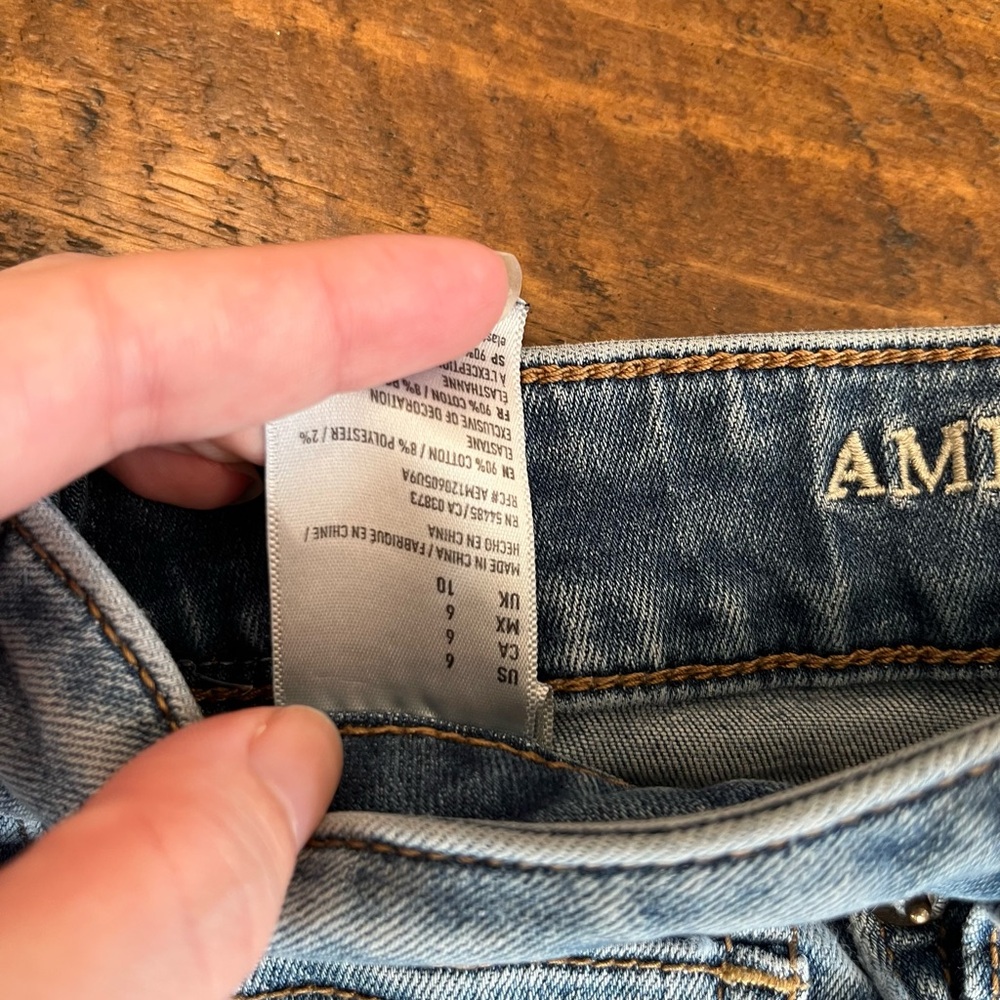 American Eagle Outfitters Light Blue Next Level Stretch Jean Shorts - Picture 2 of 4